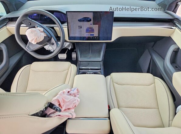 7SAXCBE67RF458537 2024 TESLA MODEL Blue Dashboard view