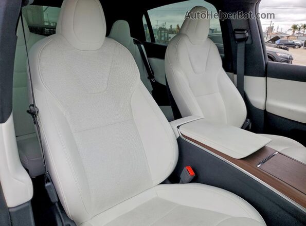 7SAXCDE50RF461024 2024 TESLA MODEL Красный Вид задних сидений