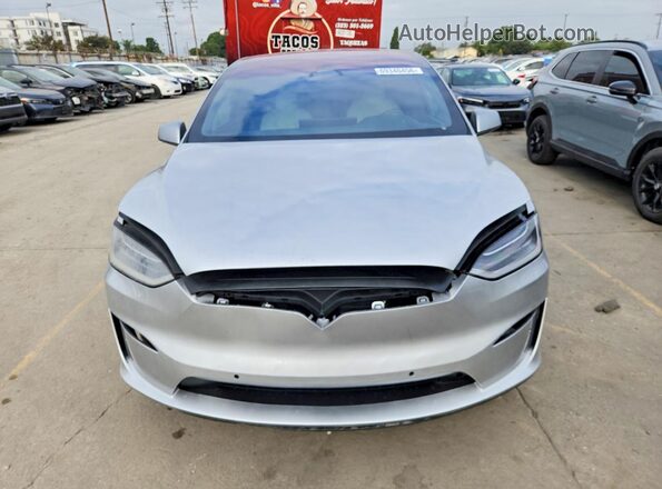 7SAXCDE56SF463608 2025 TESLA MODEL Серебряный Вид спереди