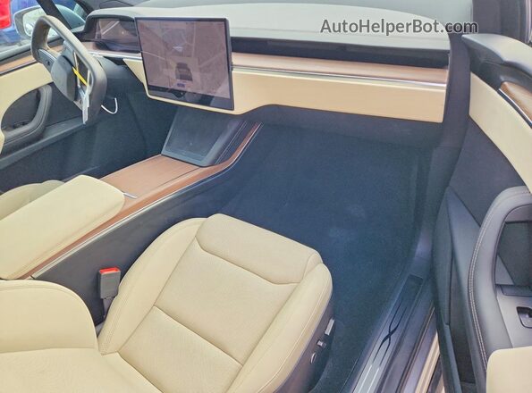 7SAXCDE56SF463608 2025 TESLA MODEL Серебряный Вид панели приборов