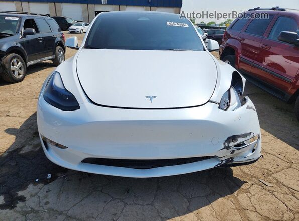 7SAYGAEE0RF098764 2024 TESLA MODEL White Front view