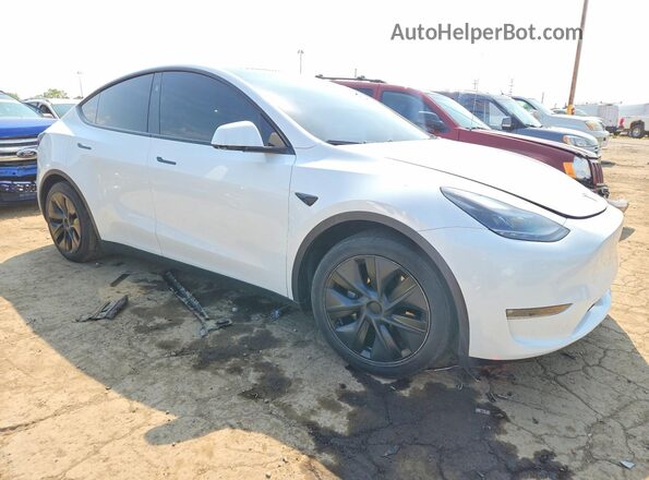 7SAYGAEE0RF098764 2024 TESLA MODEL White Front right