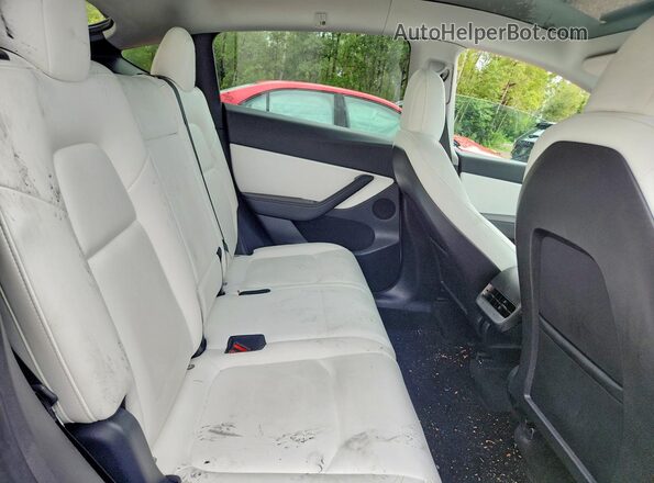 7SAYGAEE2NF359547 2022 TESLA MODEL White Вид задніх сидінь