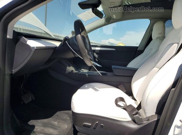 7SAYGAEE2NF570361 2022 TESLA MODEL White Widok wnętrza z przodu