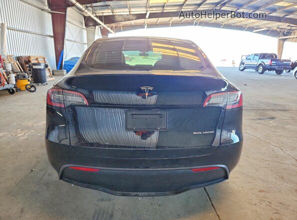 7SAYGAEE3RF130607 2024 TESLA MODEL Черный Вид сзади