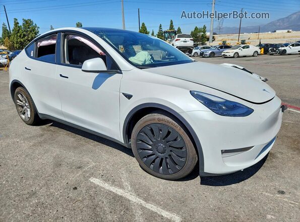 7SAYGAEE4RF059580 2024 TESLA MODEL White Przód prawy