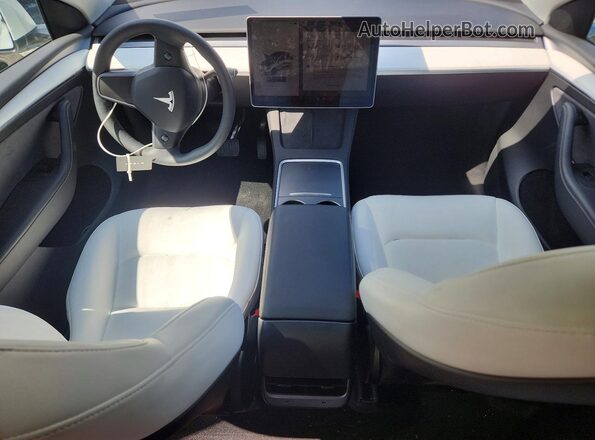 7SAYGAEE4RF131149 2024 TESLA MODEL White Vista del salpicadero