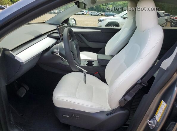 7SAYGAEE5RF118698 2024 TESLA MODEL Gray Widok wnętrza z przodu