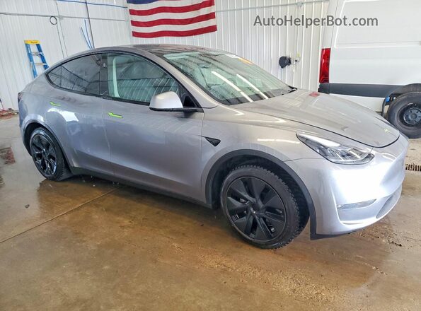 7SAYGAEE5SF287464 2025 TESLA MODEL Gray Delantero derecho