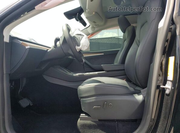 7SAYGAEE5SF296875 2025 TESLA MODEL Black Widok wnętrza z przodu