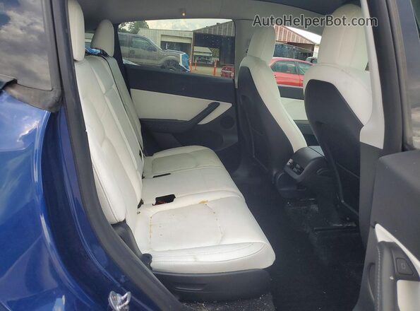 7SAYGAEE6NF426201 2022 TESLA MODEL Blue Widok tylnych siedzeń