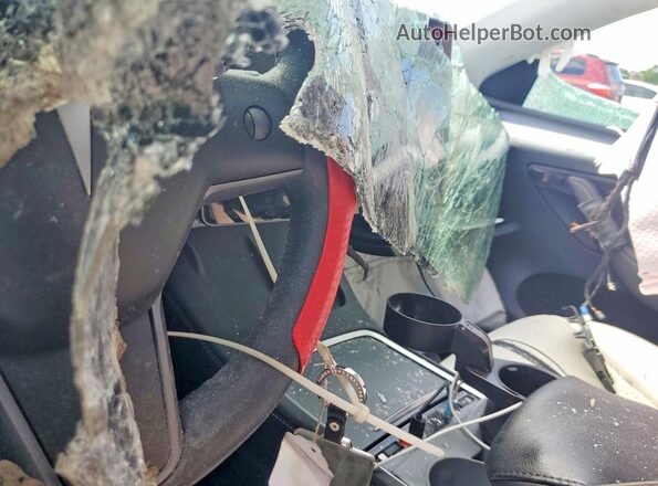 7SAYGAEE7RF066622 2024 TESLA MODEL Красный Вид щитка приборов