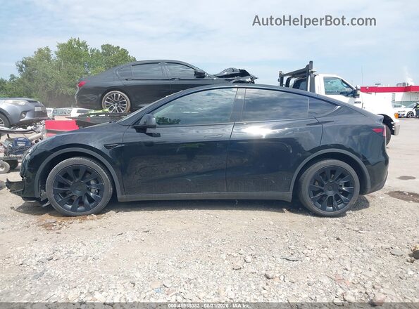 7SAYGAEE7RF982040 2024 TESLA MODEL Y Black Rear interior view