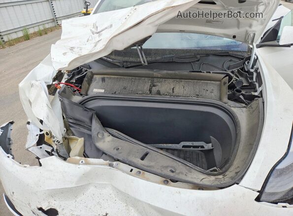 7SAYGDED2RF035707 2024 TESLA MODEL White უკანა სალონის ხედი