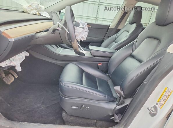 7SAYGDED2RF035707 2024 TESLA MODEL White წინა სალონის ხედი