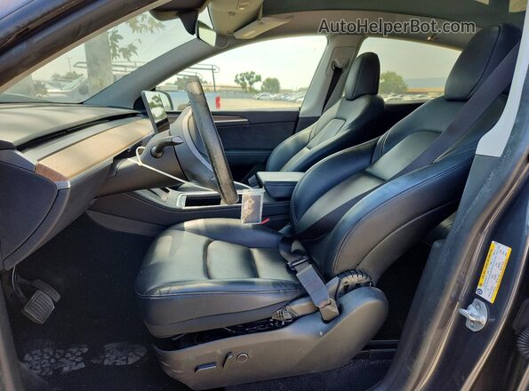 7SAYGDED3PF942270 2023 TESLA MODEL Gray Вид салону спереду