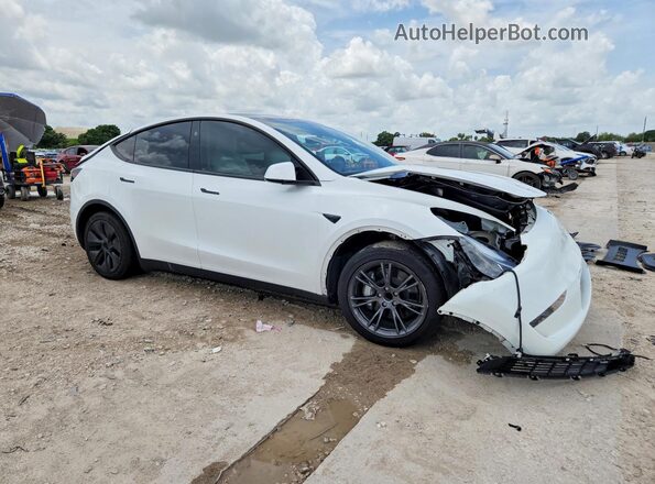7SAYGDED3RF195255 2024 TESLA MODEL Белый Передняя правая четверть