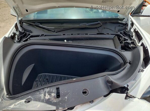 7SAYGDED3RF195255 2024 TESLA MODEL Белый Вид подкапотного пространства