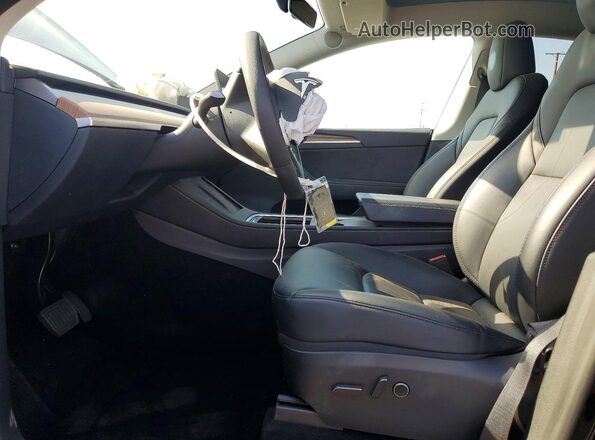 7SAYGDED3SF318655 2025 TESLA MODEL Черный Вид салона спереди