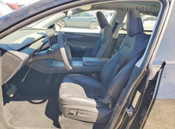 7SAYGDED3TF530246 2026 TESLA MODEL Черный Вид салона спереди