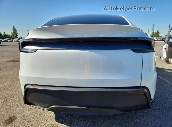7SAYGDED4TF583506 2026 TESLA MODEL White Հետևի տեսք