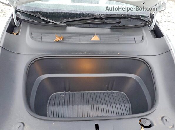 7SAYGDED5TA419498 2026 TESLA MODEL White Rear interior view