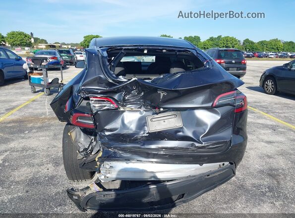 7SAYGDED6RF077264 2024 TESLA MODEL Y Gray Դիմացի տեսք