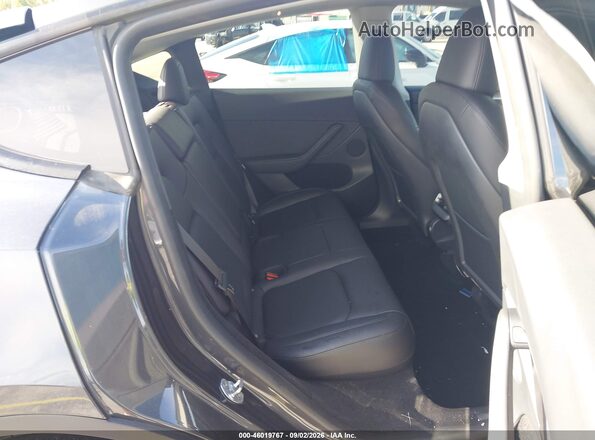 7SAYGDED6RF077264 2024 TESLA MODEL Y Gray VIN կոդի պիտակի տեսք