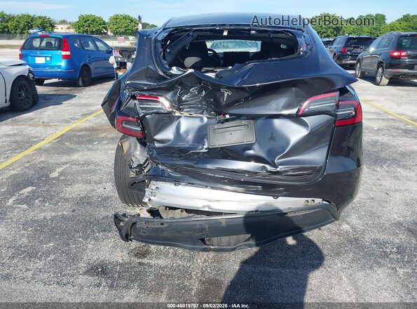 7SAYGDED6RF077264 2024 TESLA MODEL Y Gray 