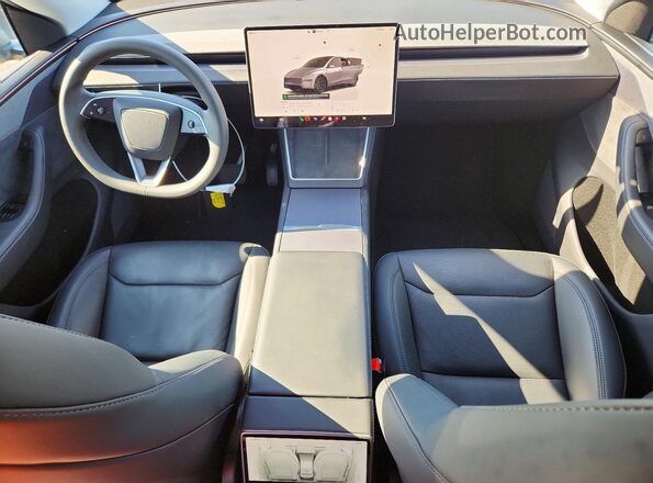 7SAYGDED6TA430588 2026 TESLA MODEL Silver Widok deski rozdzielczej