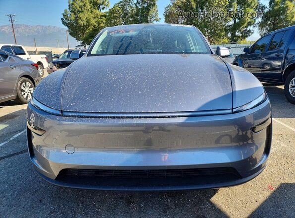 7SAYGDED6TA430588 2026 TESLA MODEL Silver Widok z przodu