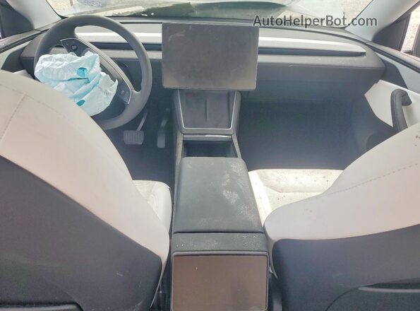 7SAYGDED6TA581365 2026 TESLA MODEL Silver Widok deski rozdzielczej