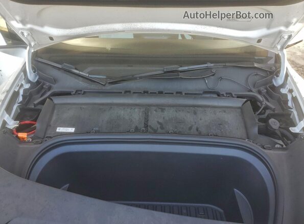 7SAYGDED7SF216131 2025 TESLA MODEL White Widok wnętrza z tyłu