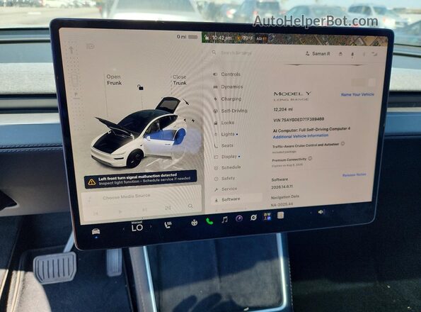 7SAYGDED7TF389469 2026 TESLA MODEL Silver Սարքավորումների վահանակի տեսք
