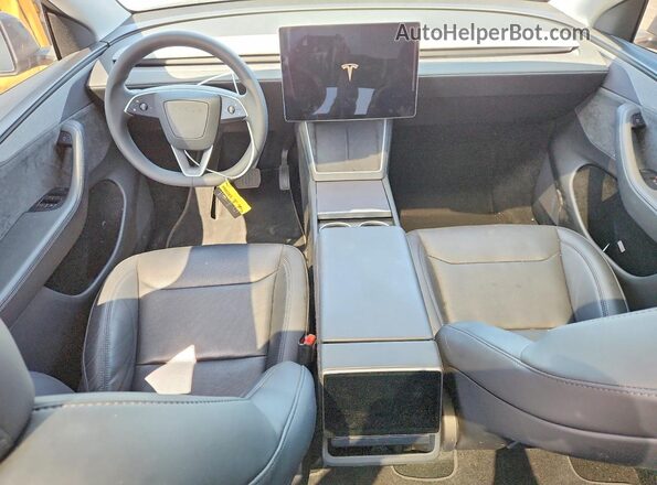 7SAYGDED7TF389469 2026 TESLA MODEL Silver Առջևի վահանակի տեսք