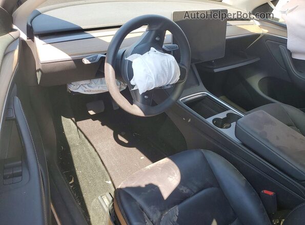 7SAYGDED8RF025084 2024 TESLA MODEL Белый Вид панели приборов