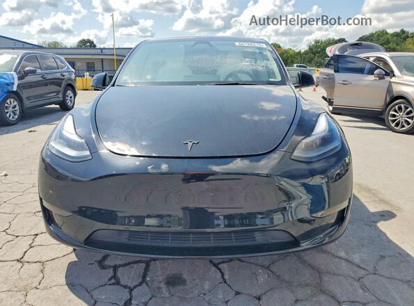 7SAYGDED8RF230355 2024 TESLA MODEL Black Widok z przodu