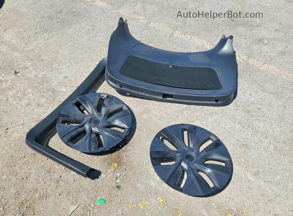 7SAYGDED8SF231401 2025 TESLA MODEL Белый Вид наклейки с VIN-кодом