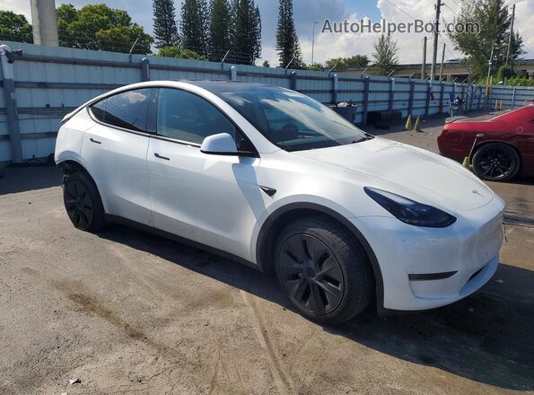 7SAYGDED9SA377402 2025 TESLA MODEL White Przód prawy