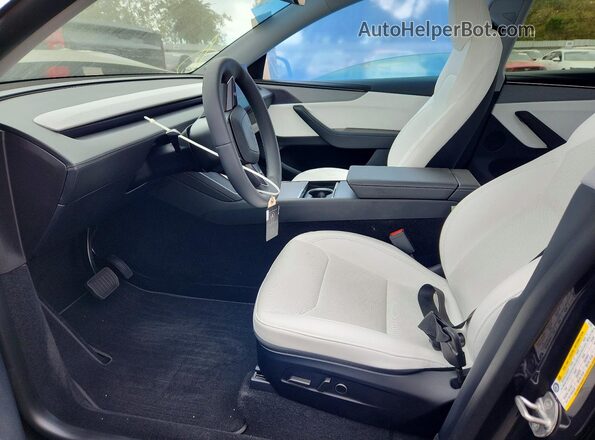 7SAYGDEDXTF427857 2026 TESLA MODEL Charcoal Вид салону спереду