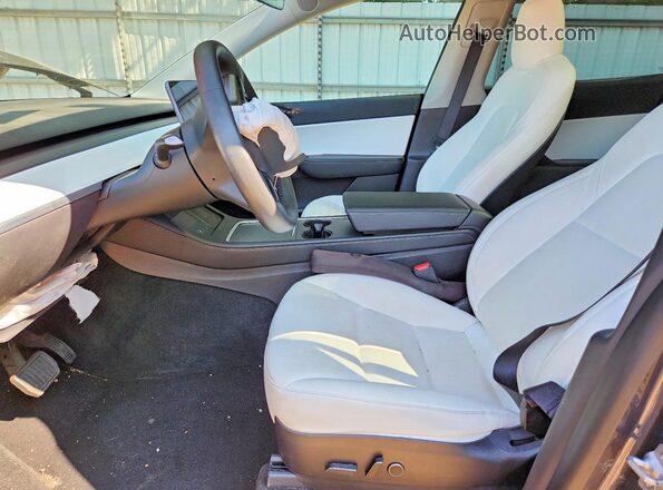 7SAYGDEE0NF320439 2022 TESLA MODEL Серый Вид салона спереди