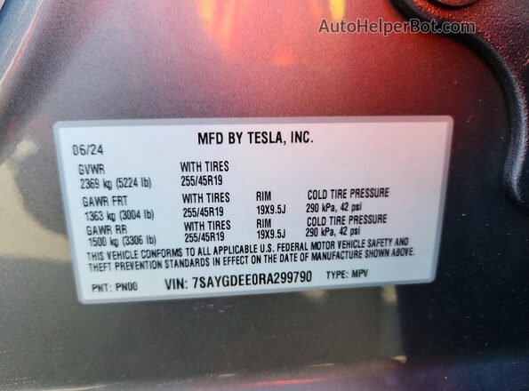 7SAYGDEE0RA299790 2024 TESLA MODEL Silver VIN კოდის სტიკერის ხედი