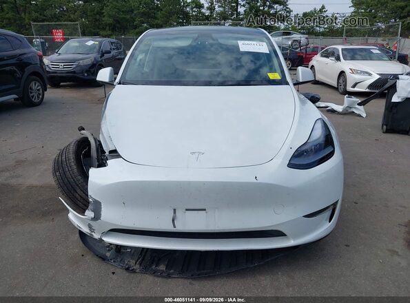 7SAYGDEE0RF152663 2024 TESLA MODEL Y Белый Вид задней части салона