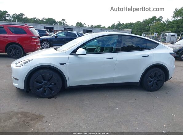 7SAYGDEE0RF152663 2024 TESLA MODEL Y Белый 