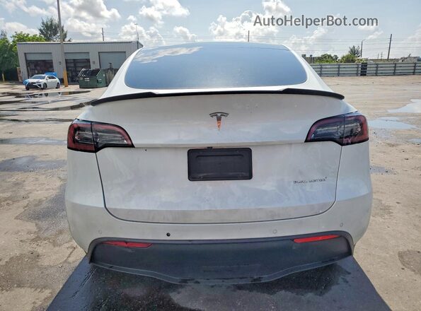 7SAYGDEE1NF307103 2022 TESLA MODEL Белый Вид сзади