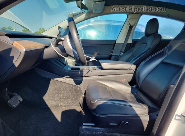 7SAYGDEE1NF331501 2022 TESLA MODEL White წინა სალონის ხედი