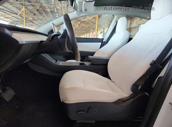 7SAYGDEE1NF367429 2022 TESLA MODEL White Vista interior delantera
