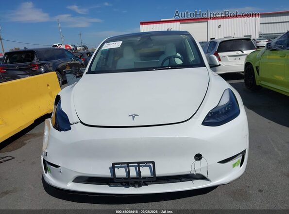 7SAYGDEE1PF751648 2023 TESLA MODEL Y White Սարքավորումների վահանակի տեսք