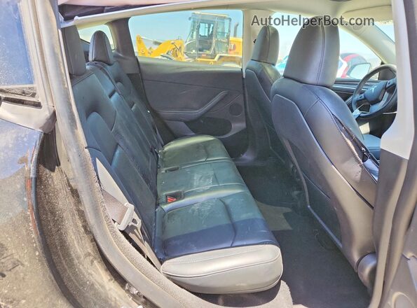 7SAYGDEE2NA019460 2022 TESLA MODEL Black Widok wnętrza z tyłu
