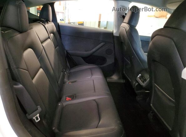 7SAYGDEE2RA240059 2024 TESLA MODEL White Rear seats view